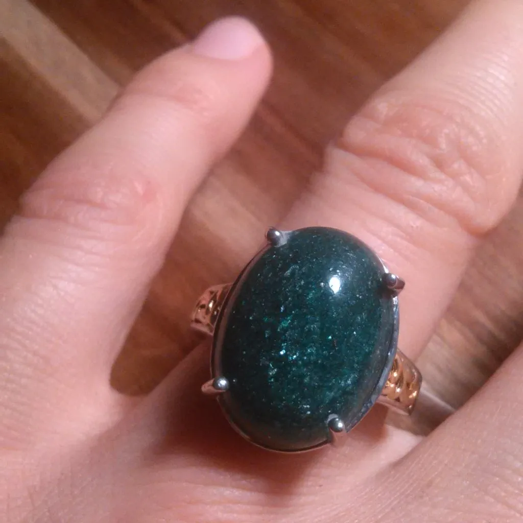 Green Aventurine 18K Yellow Gold and Platinum Bond Solitaire Ring (Size 7) - Image 5