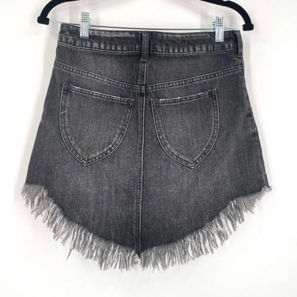 Free People Women’s Maverick Raw Hem‎ Bailey Denim Mini Skirt Black Wash Size 25 - Image 2