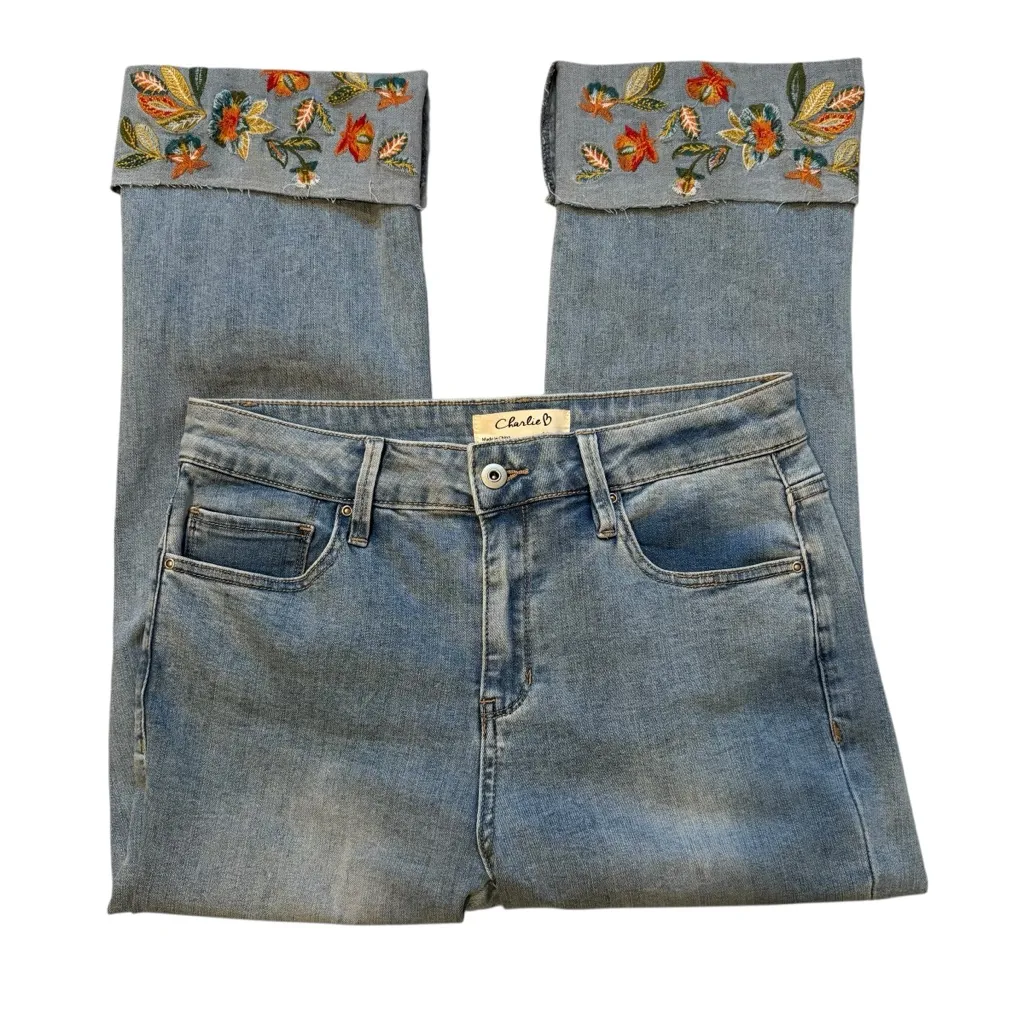 Charlie B High Rise Floral Embroidered Cuffed Light Wash Cropped Jeans, Sz 8 Blue - Image 5
