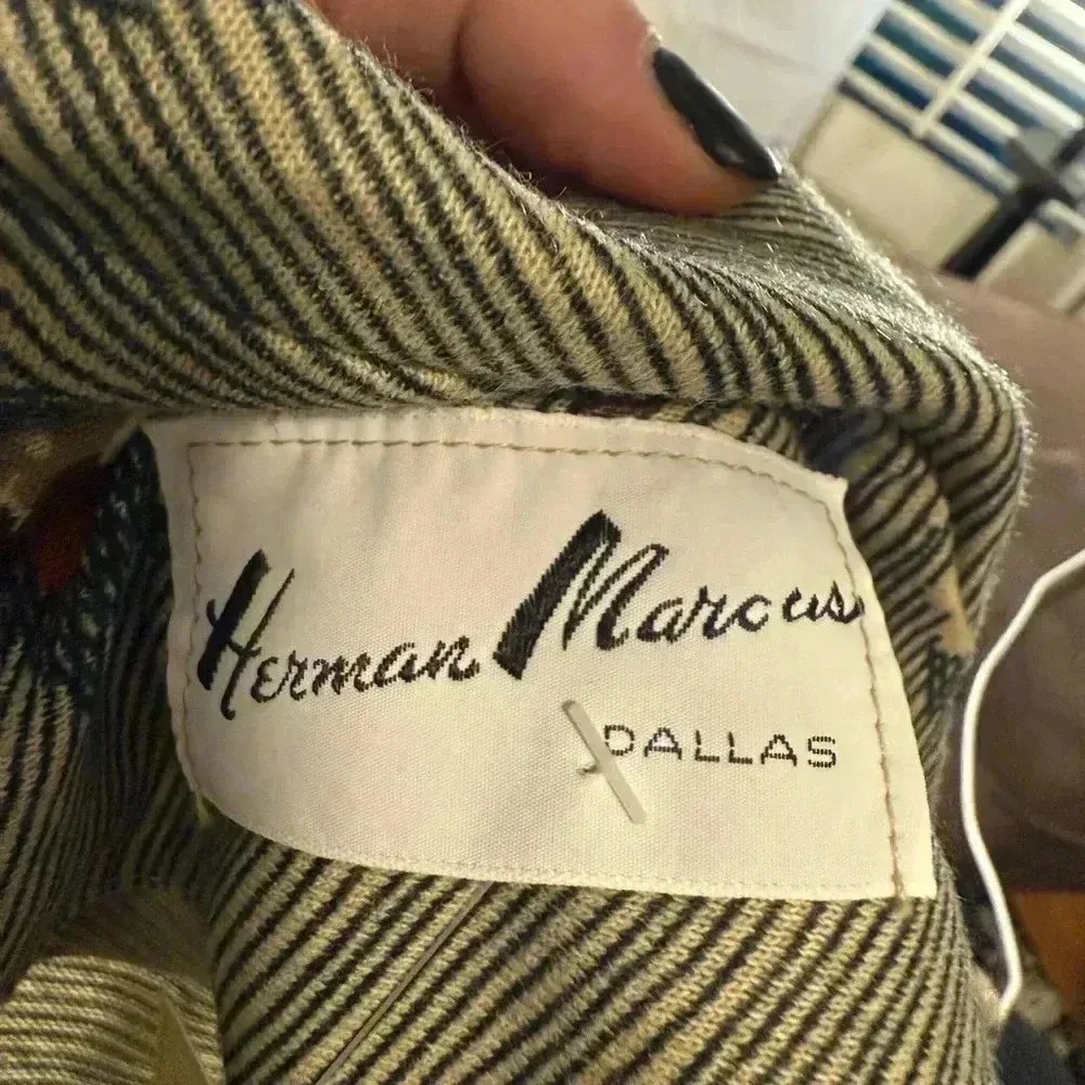 Vintage Herman Marcus Floral Button - Image 3