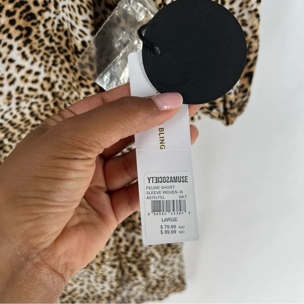 Amuse Society Feline Leopard Print Woven Top Button Front Collared V Neck Size L - Image 10