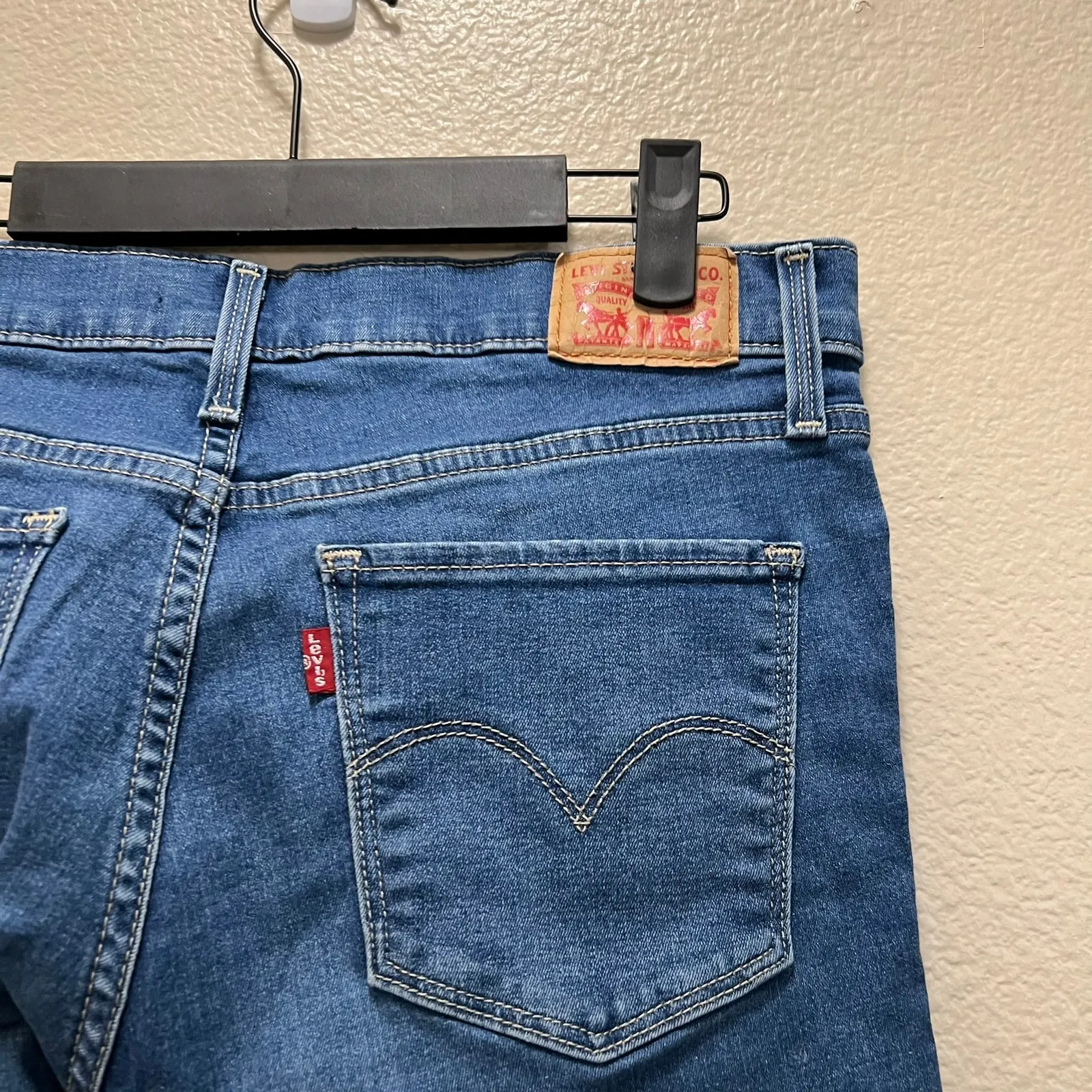 Levi's 314 Shaping Straight Denim Jeans Blue Stretch Hi-Rise Dark Wash Size 30 - Image 5