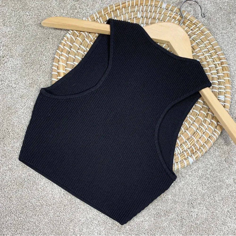 Aritzia Babaton Sculpt Knit Racerback Cropped Tank Top in Black S - Image 6