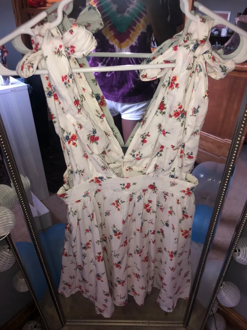 Floral Low V Open Back Dress - Image 3