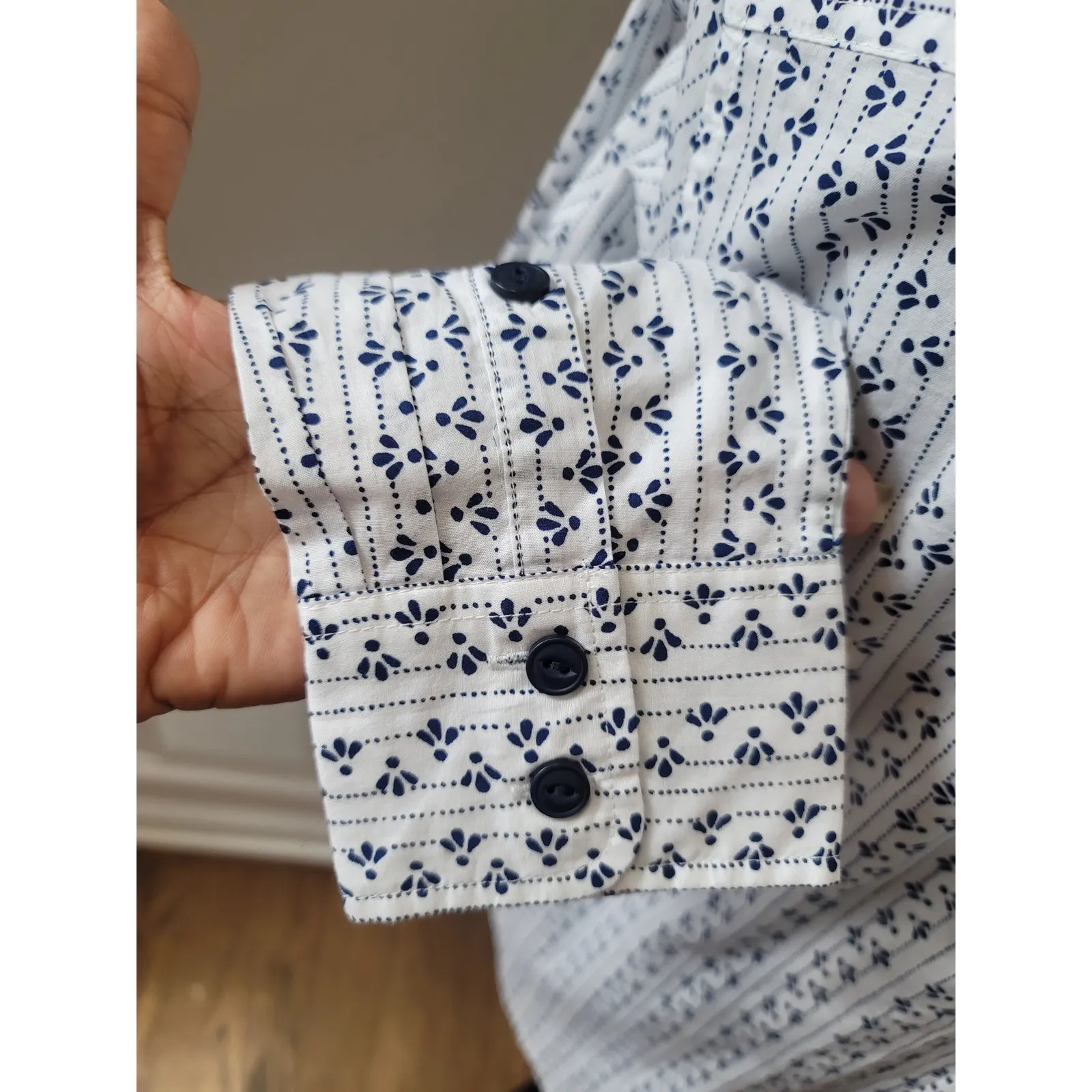 Patagonia Button Up Shirt Women's Size 6 White Blue Organic Cotton Long Sleeve - Image 10