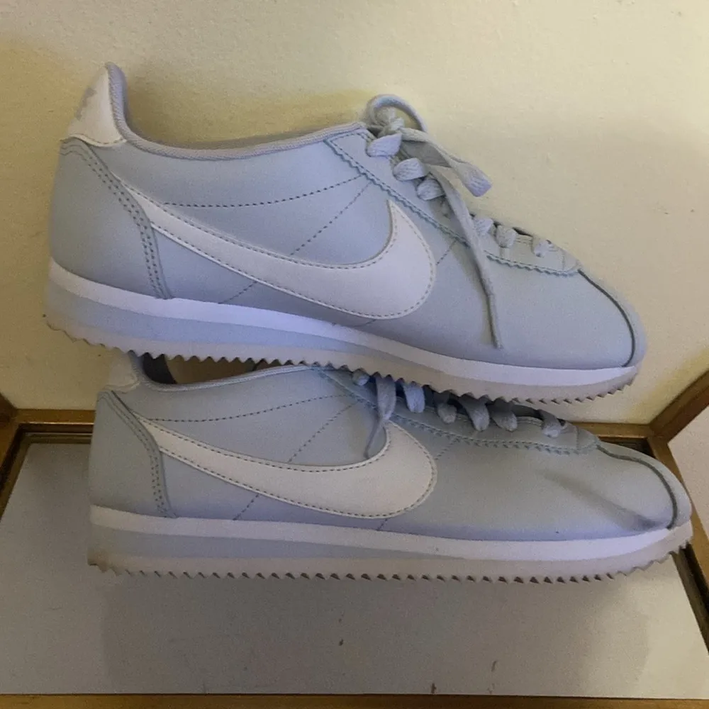 Nike Cortez women football Gray size 7 RARE - Image 5