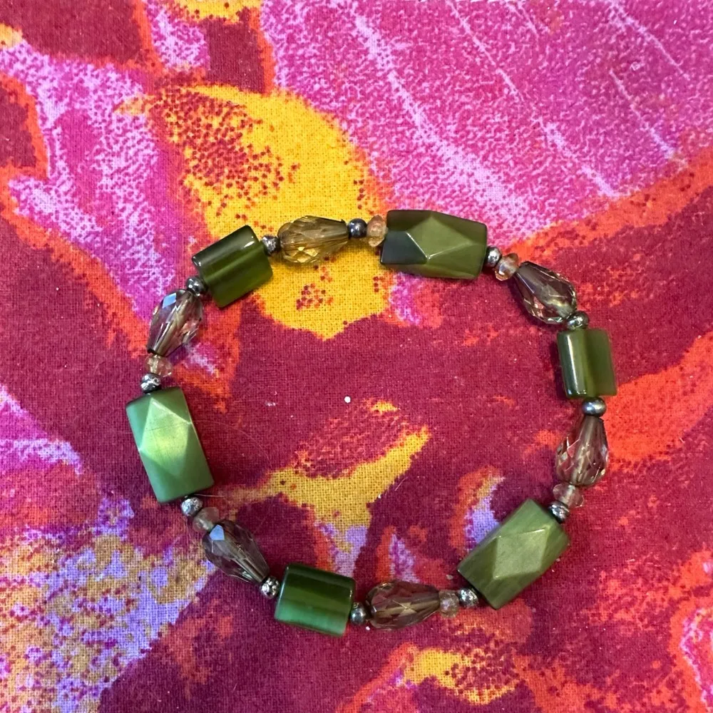 Cute Boho Beaded Elastic Bracelet. Dimensions in photos. Green - Image 2