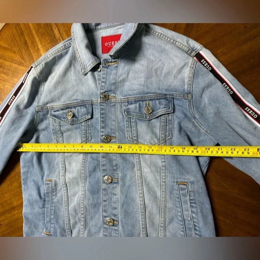 Guess Women’s Size Large Boyfriend Denim Jean Jacket With Logo Stripe Sleeves - Image 8