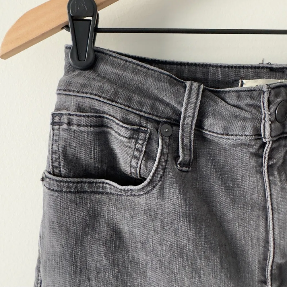 Madewell Curvy High-Rise Skinny Jeans Gray distressed button zip pockets stretch - Image 7