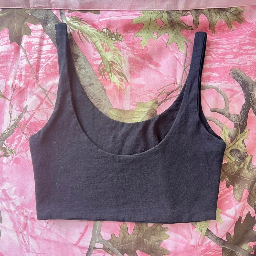 cotton on black round neck crop bra top fitted tank - Image 4