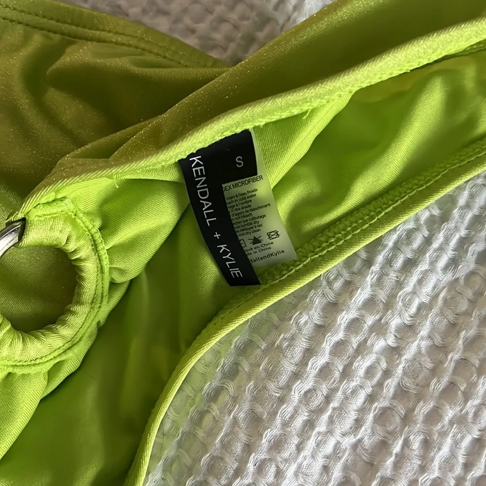Kendall & Kylie Neon Green Bikini - Image 9