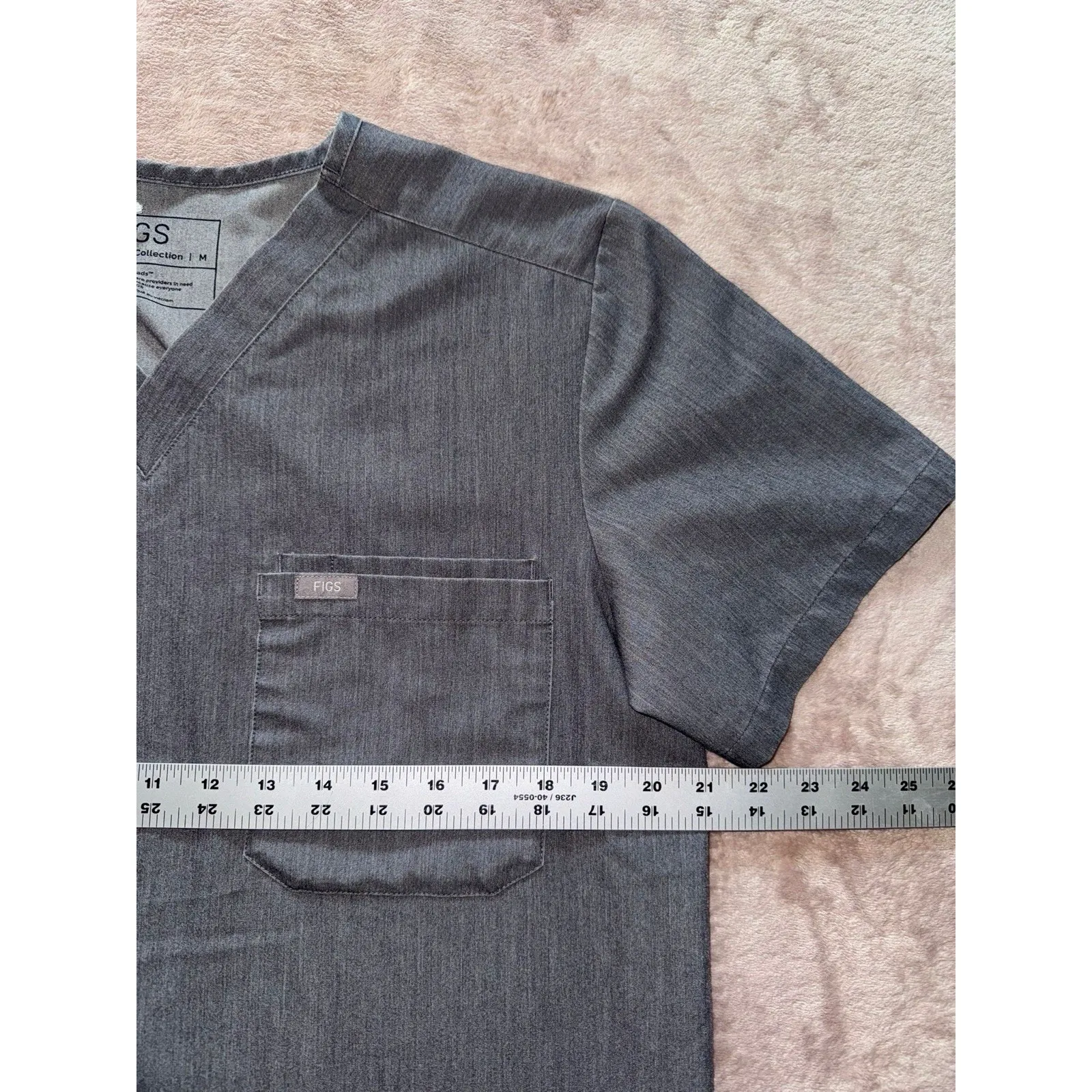 Figs‎ Catarina Top Women's Scrub V-neck Gray Size Medium - Image 6