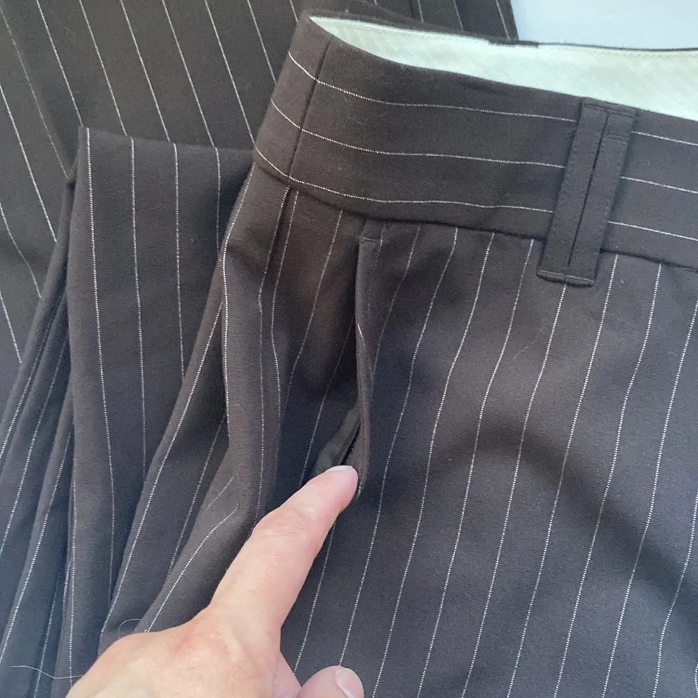 NWT Y2K BCBG Max Azria brown pinstripe wide leg dress trouser pants, size 12 - Image 3