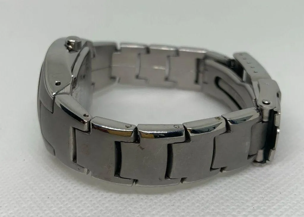 Freestyle USA women silver tone date watch 26mm quartz analog size 6” running - Image 3