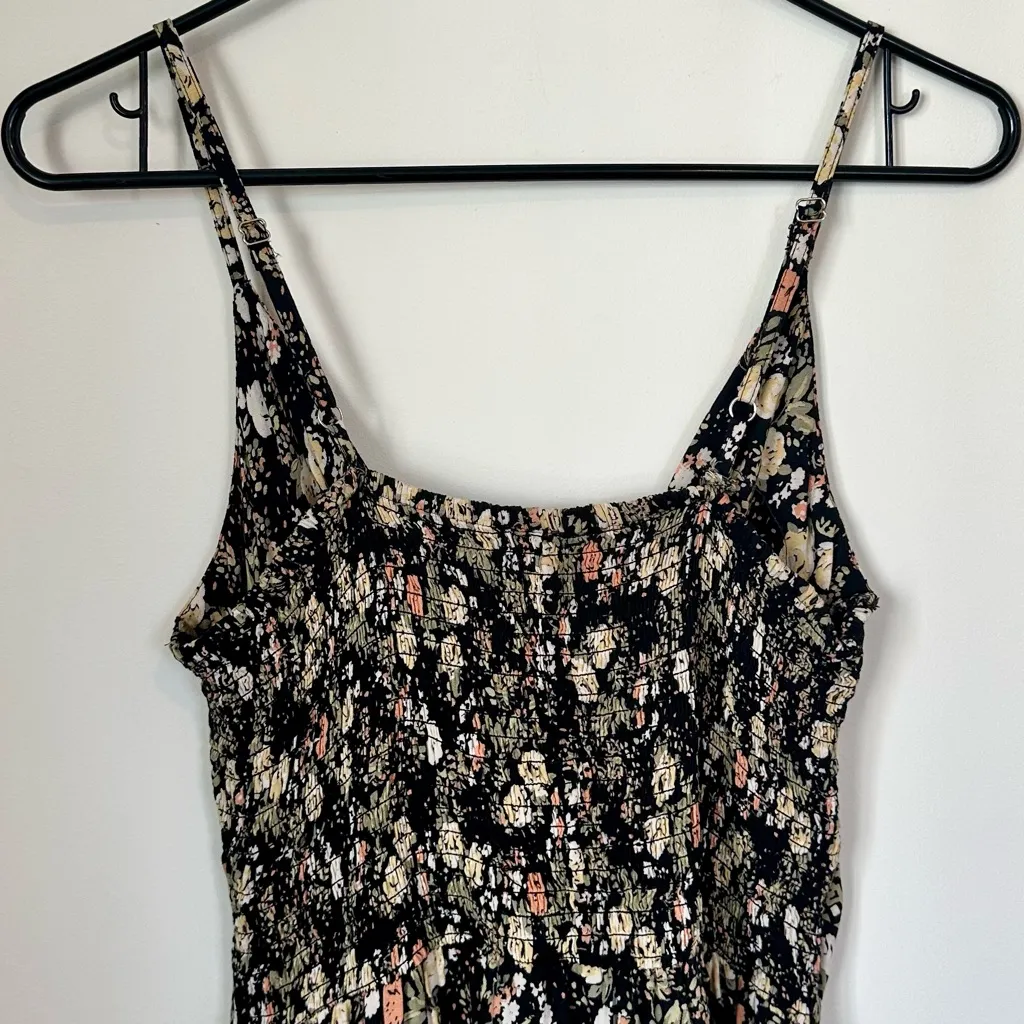 Angie Black Floral V-Neckline Front Knot Mini Dress - Size: Large - Image 6