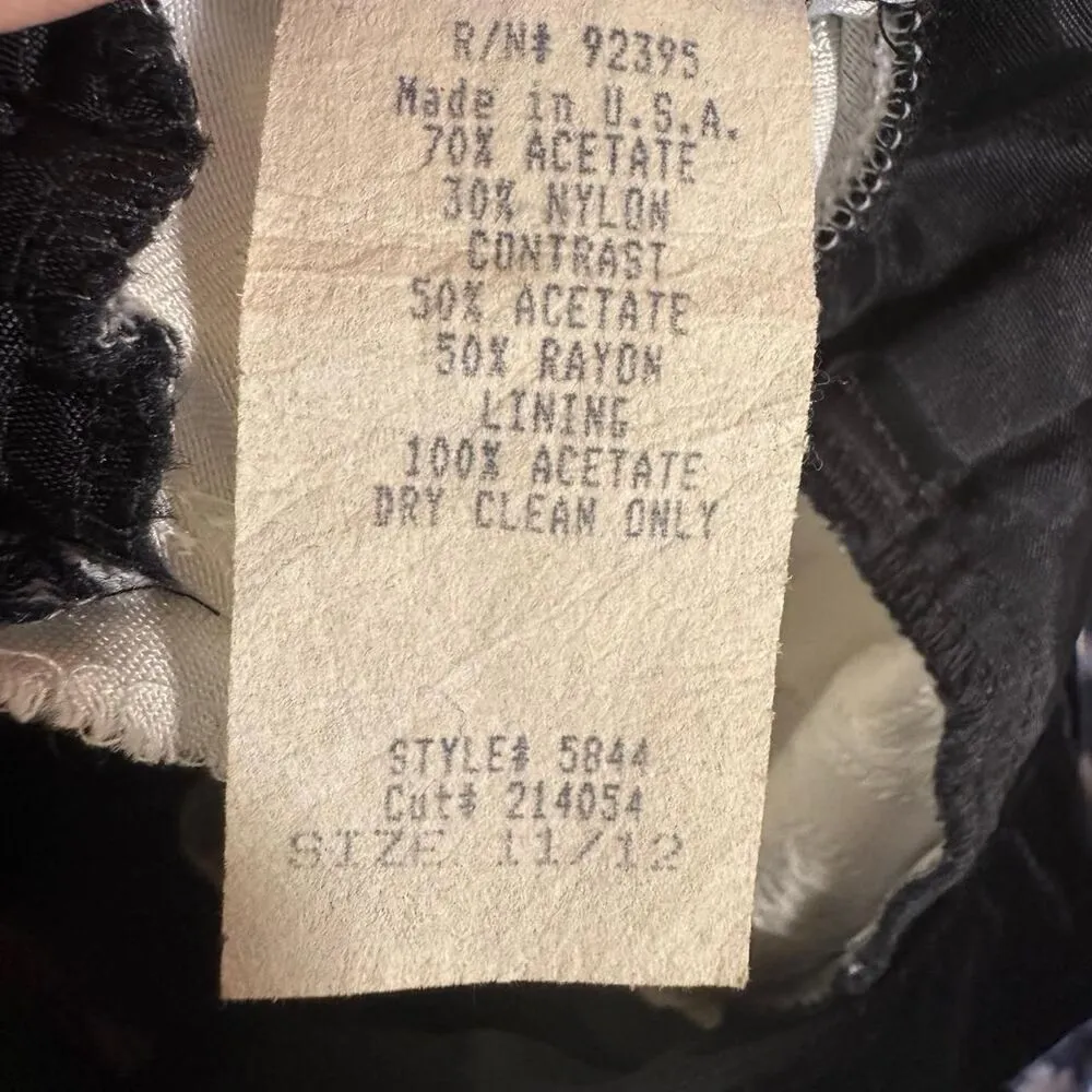 Vintage Steppin’ Out Formal Empire Velvet & Brocade black & white Dress Sz 11/12 - Image 6