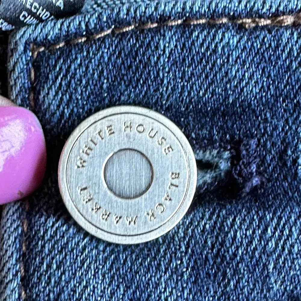 WHBM Blue Slim Straight Mid Waist Jeans Beaded  Embroidered Floral  Print Sz 8P - Image 7