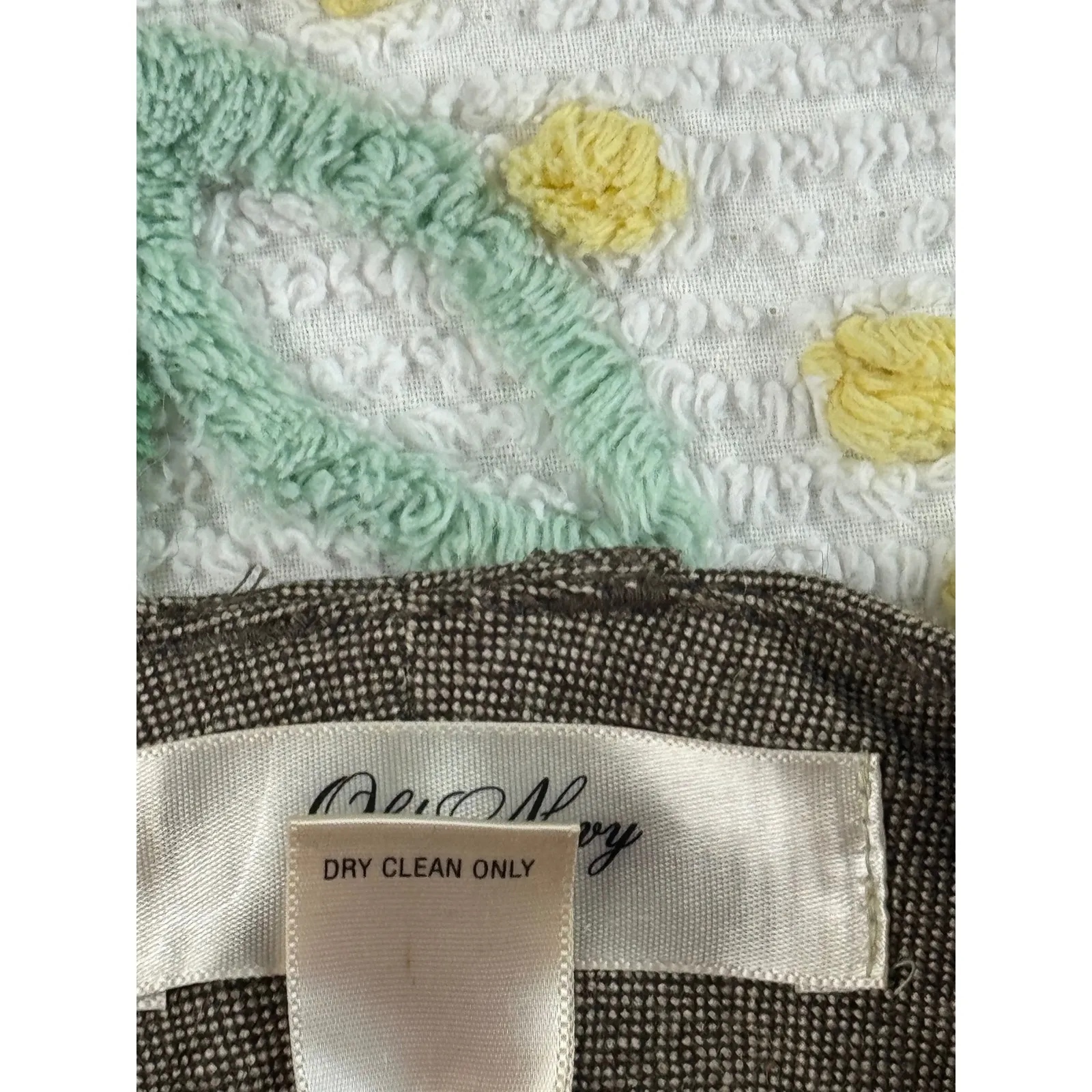 Old Navy Women Brown Tweed  Wool Herringbone Capri Pants Size 12 Button Cuff - Image 6