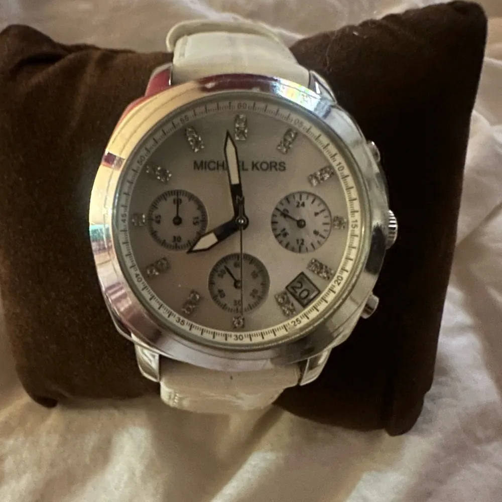 Michael Kors Watch Like New - Image 3