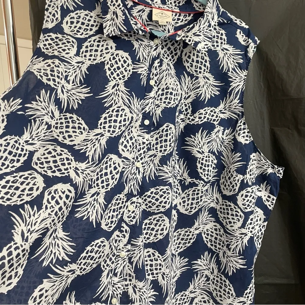 St. John's Bay Women’s Sleeveless Pineapple Top 4X Summer Vacation Resort - Image 2