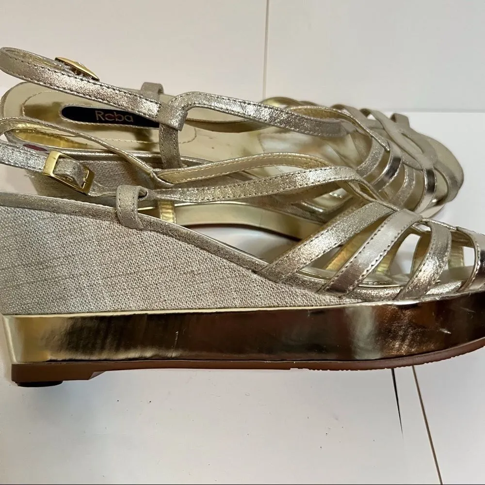 Reba  Sandal‎ with Heel. Size 8. - Image 4