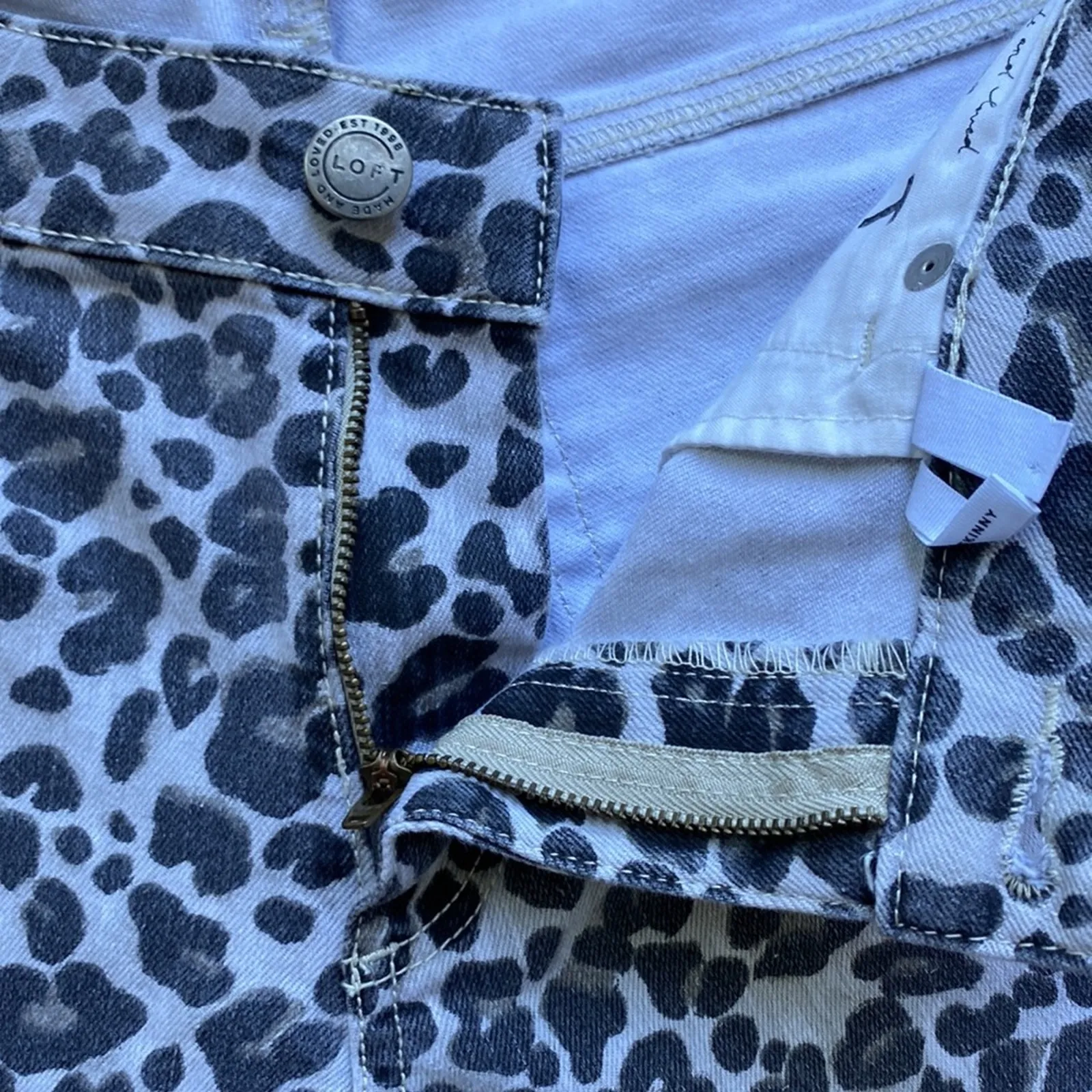 LOFT Skinny Jeans Womens Sz 28 Leopard Print Crop Safari Animal Print Jungle - Image 3