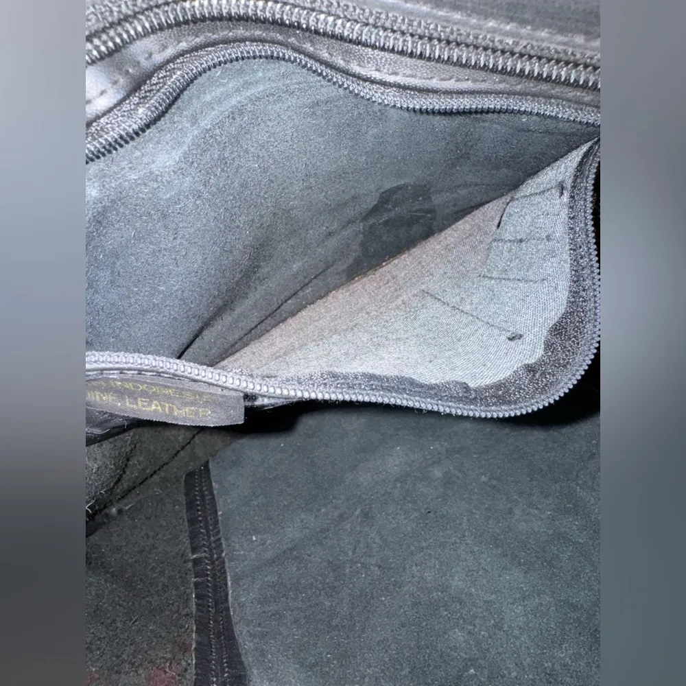 RARE Vintage Guess Genuine Leather Black Leather Bucket Tote Shoulder Bag Purse - Image 12