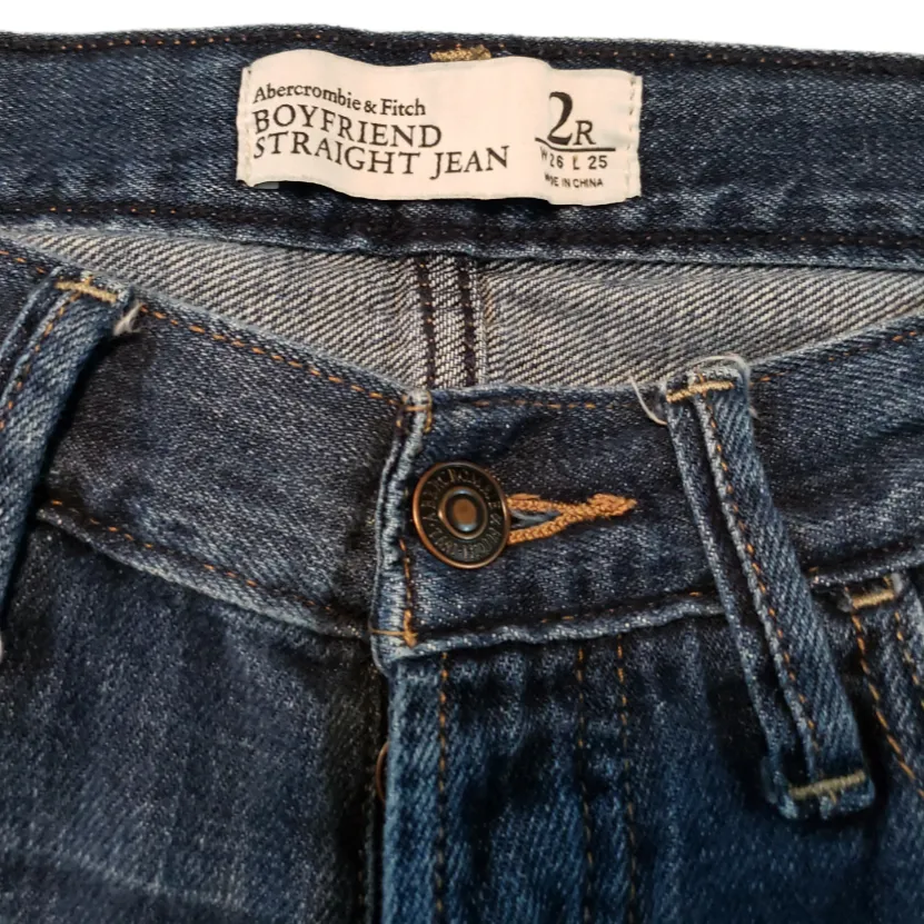 Abercrombie & Fitch Jeans Size 2R Boyfriend Straight Jean Distressed Destroyed Torn Ripped Women's - Image 5