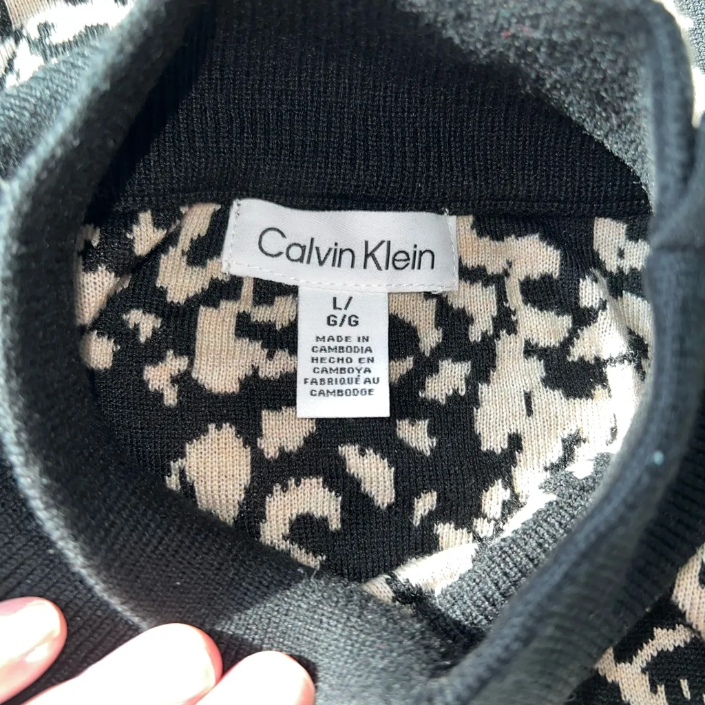 Super Cute Calvin Klein Leopard Print Sweater Mock Neck Sweater! - Image 7