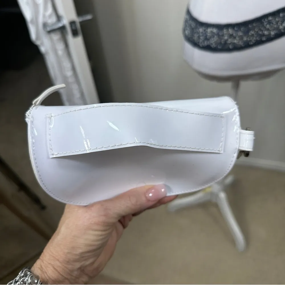 Just Cavalli White w/Silver Sunglass / Eyeglass Vinyl Zipper Case - EUC - Image 4