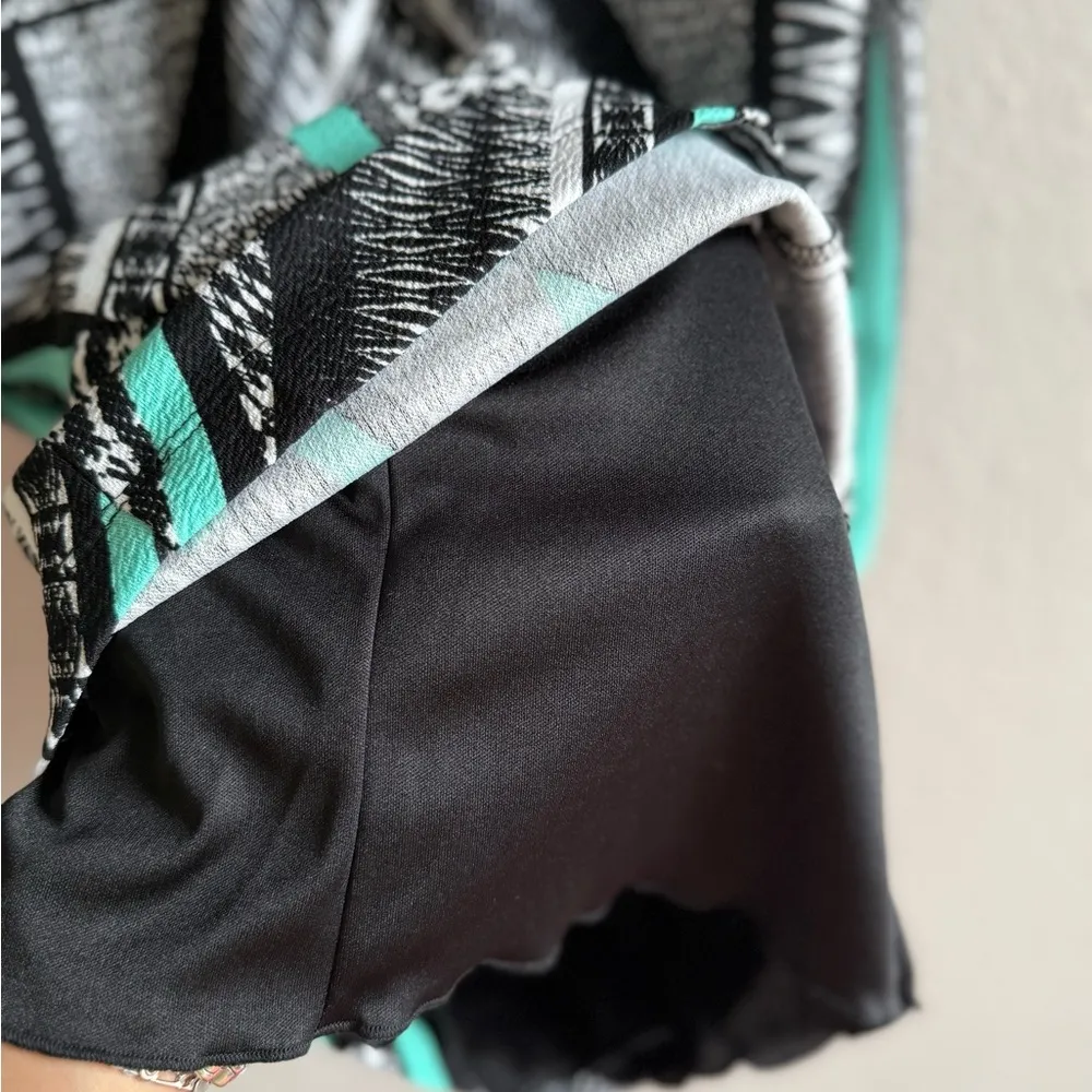 Bisou Bisou Black and Green Geometric Long Sleeve Dress Size 8 - Image 8