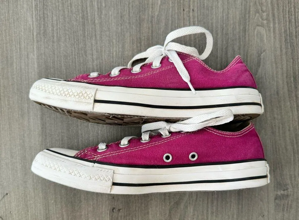 All Star Chuck Taylor low top sneakers shoes burgundy women size 6 - Image 7