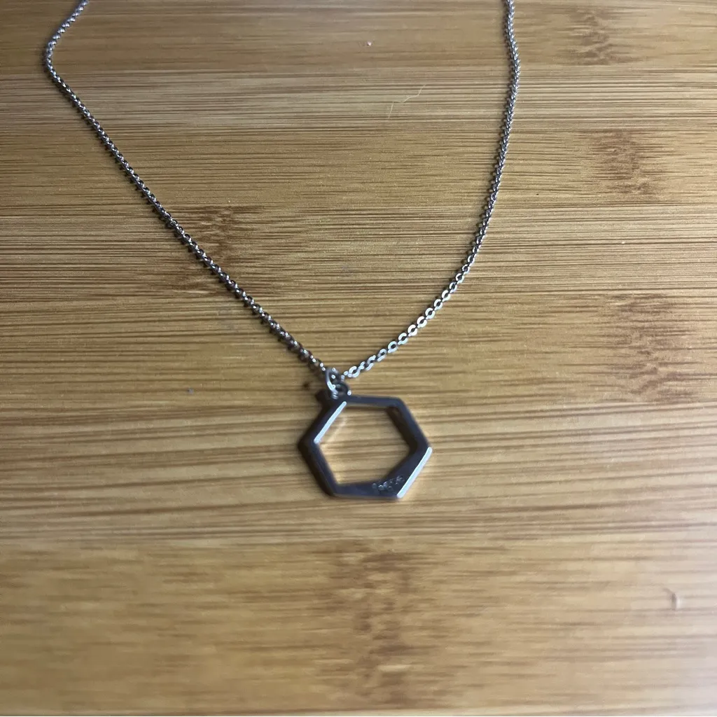 New Elegant Silver HOPE Hexagon Pendant Necklace - Image 3