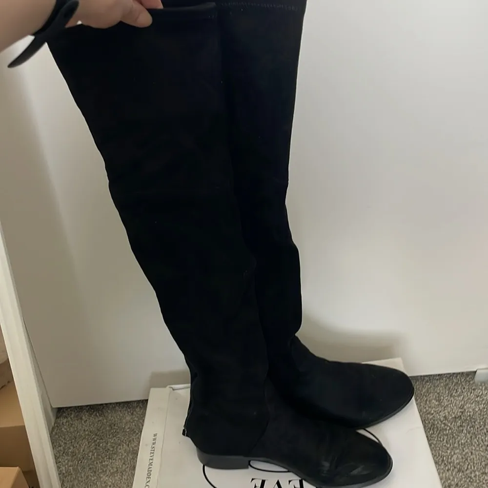 Steve Madden Women’s Odessa Black Suede Over the Knee Flat Boots - Size 7.5 - Image 2