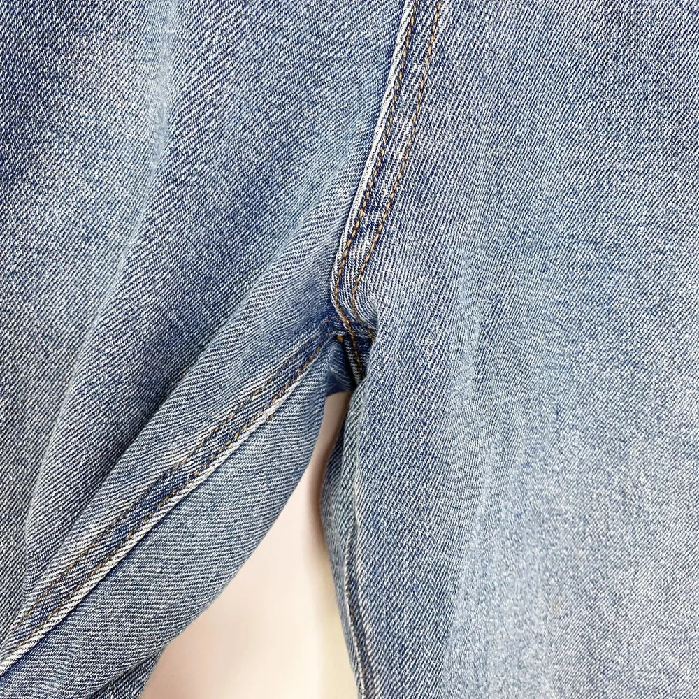 Wild Fable  Medium Wash Blue Denim High Rise Raw Hem Mom Jeans Women's Size 00 - Image 4