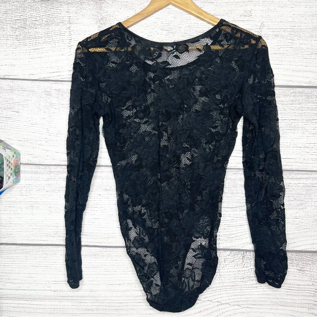 Victoria’s Secret Sheer Black Floral Lace Long Sleeve Bodysuit Size Medium - Image 6