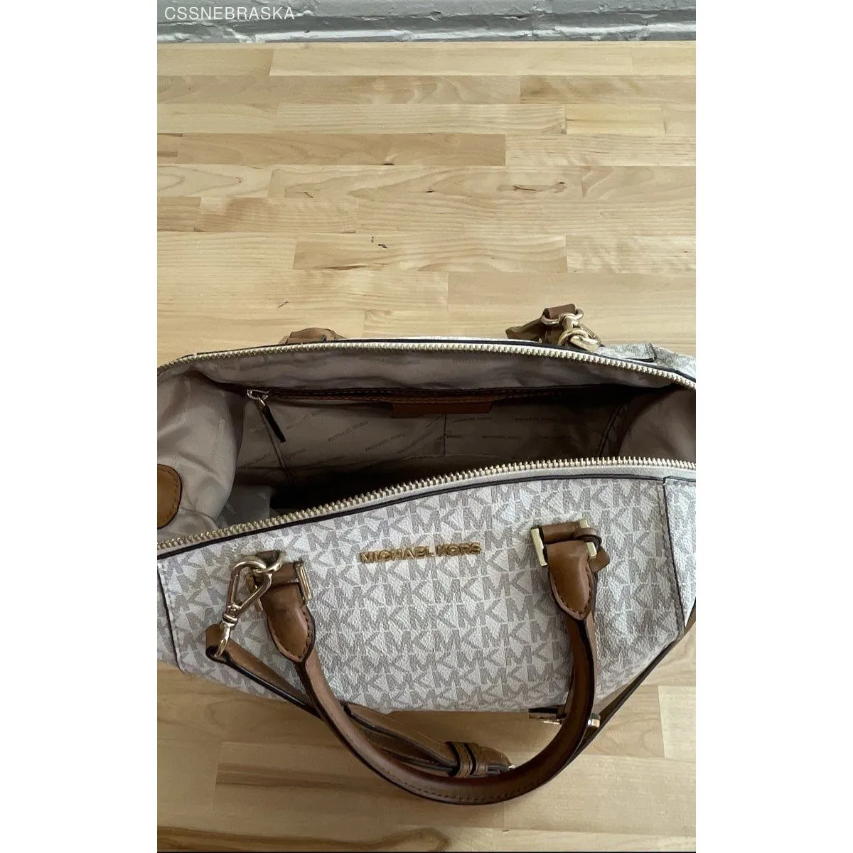 MK White/Brown Michael‎ Kors Riley Purse - Size M - Image 8