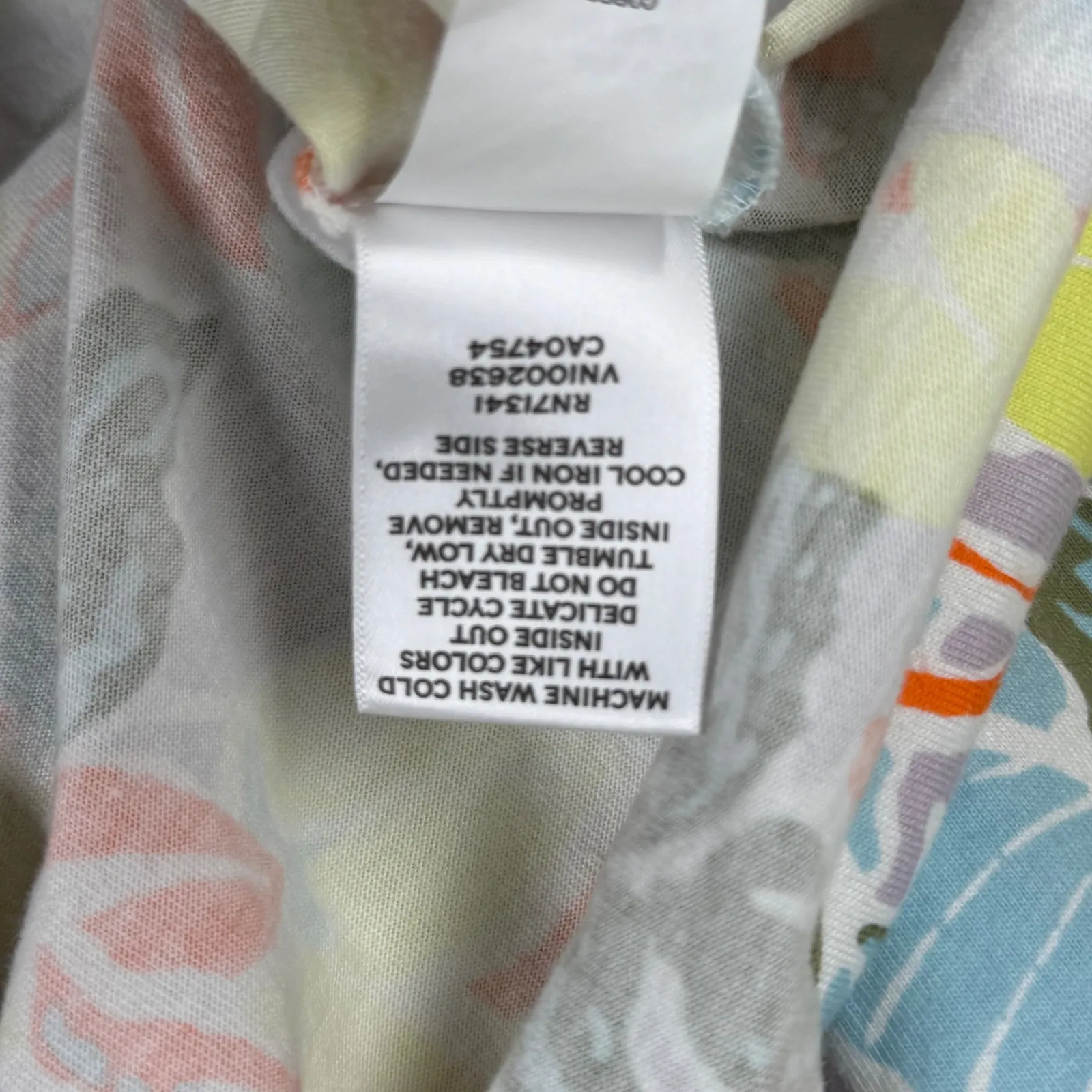 LL Bean Signature Tee XL Tropical Leaf Print Shirt Top Colorful Spring Summer Yellow - Image 8