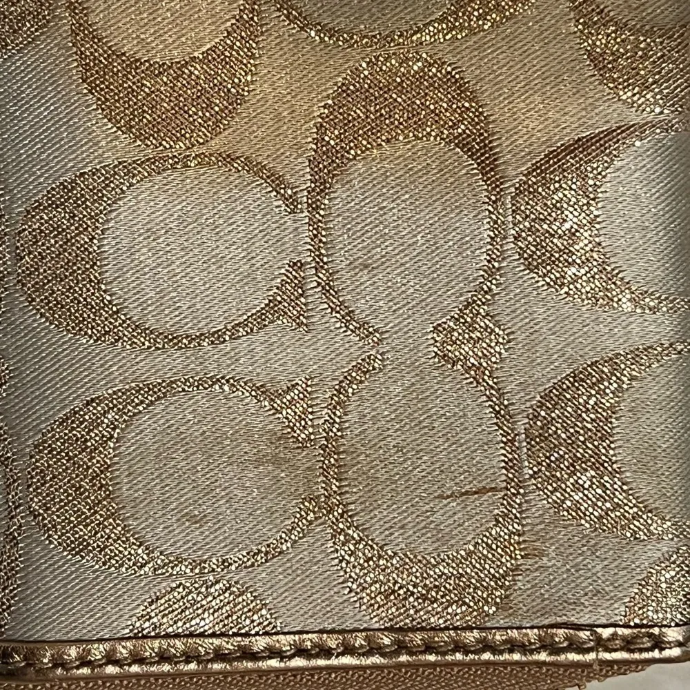 COACH signature Charlie C zip around wallet gold with purple interior - Image 11