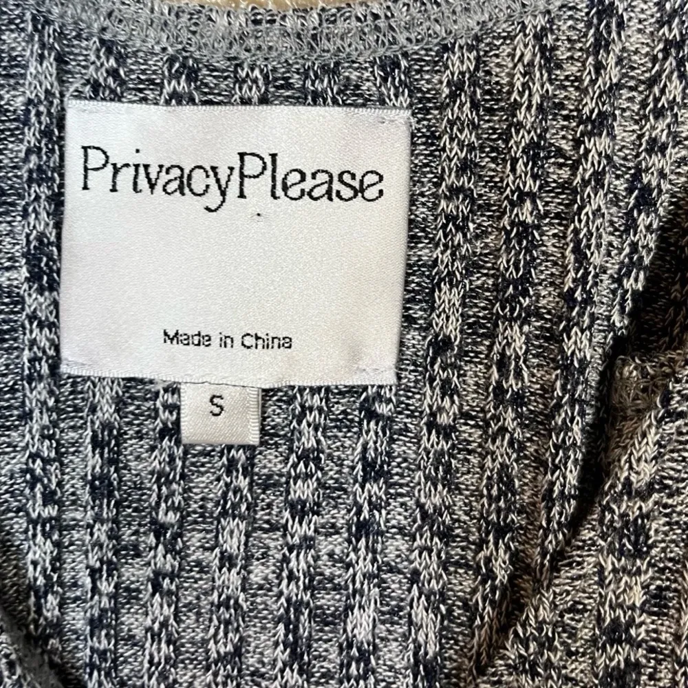 Privacy please Grey Ribbed Texture Snap Closure Round Neck Sleeveless Bodysuit S - Image 7