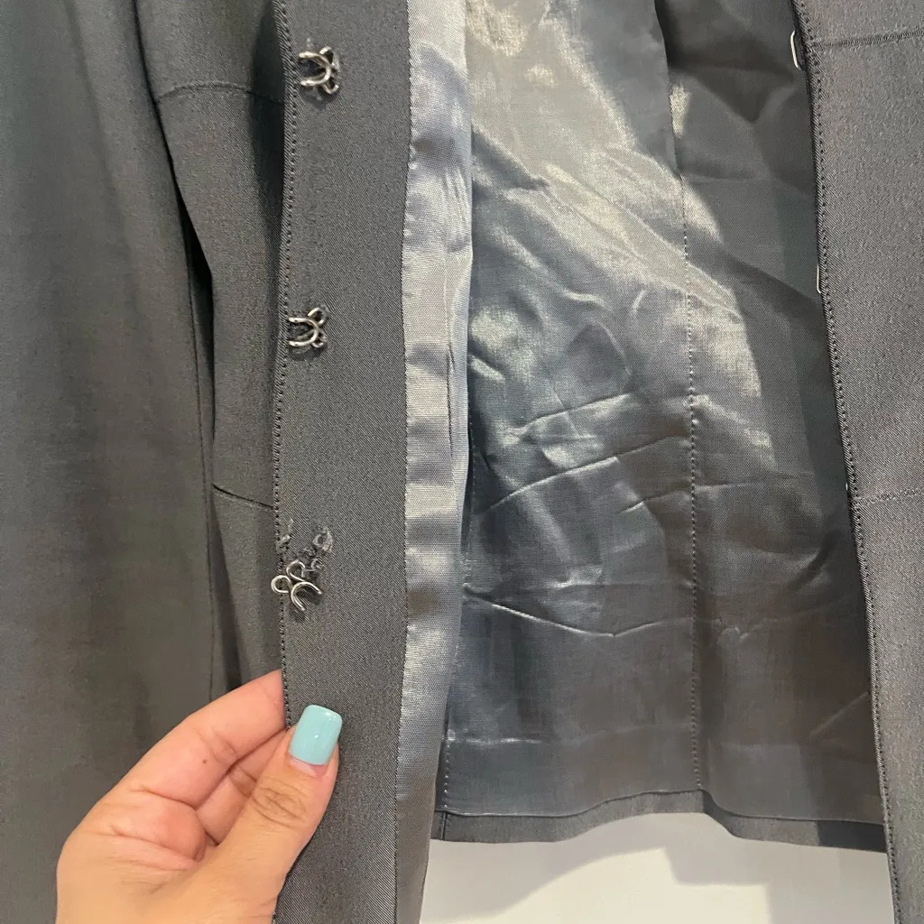 🔥Deal Alert $15- make offer🔥Woman’s Gray Dress suit jacket Coat by BEBE - Image 6