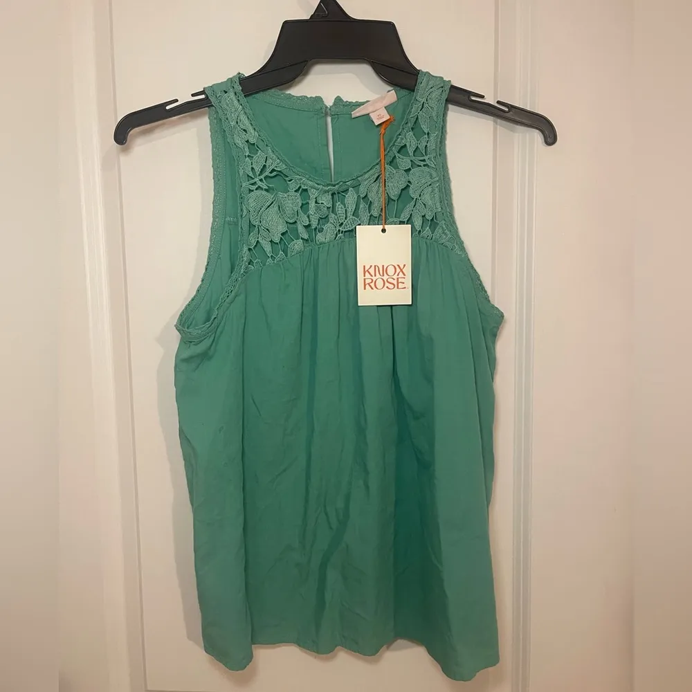 🍀NWT  Boho Green Tank w Lace Embroidery Spring Top Relaxed Fit Sz XS - Image 2
