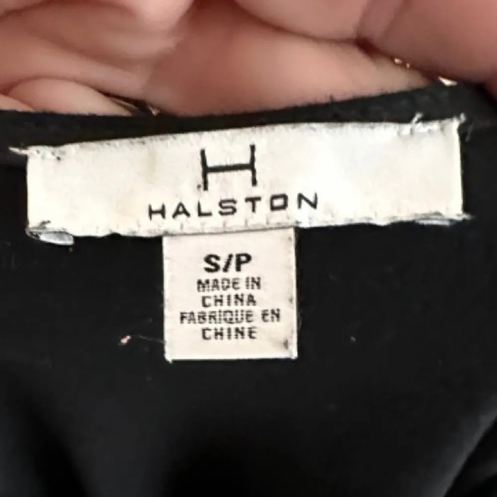 H Halston Black Top‎ - Image 5