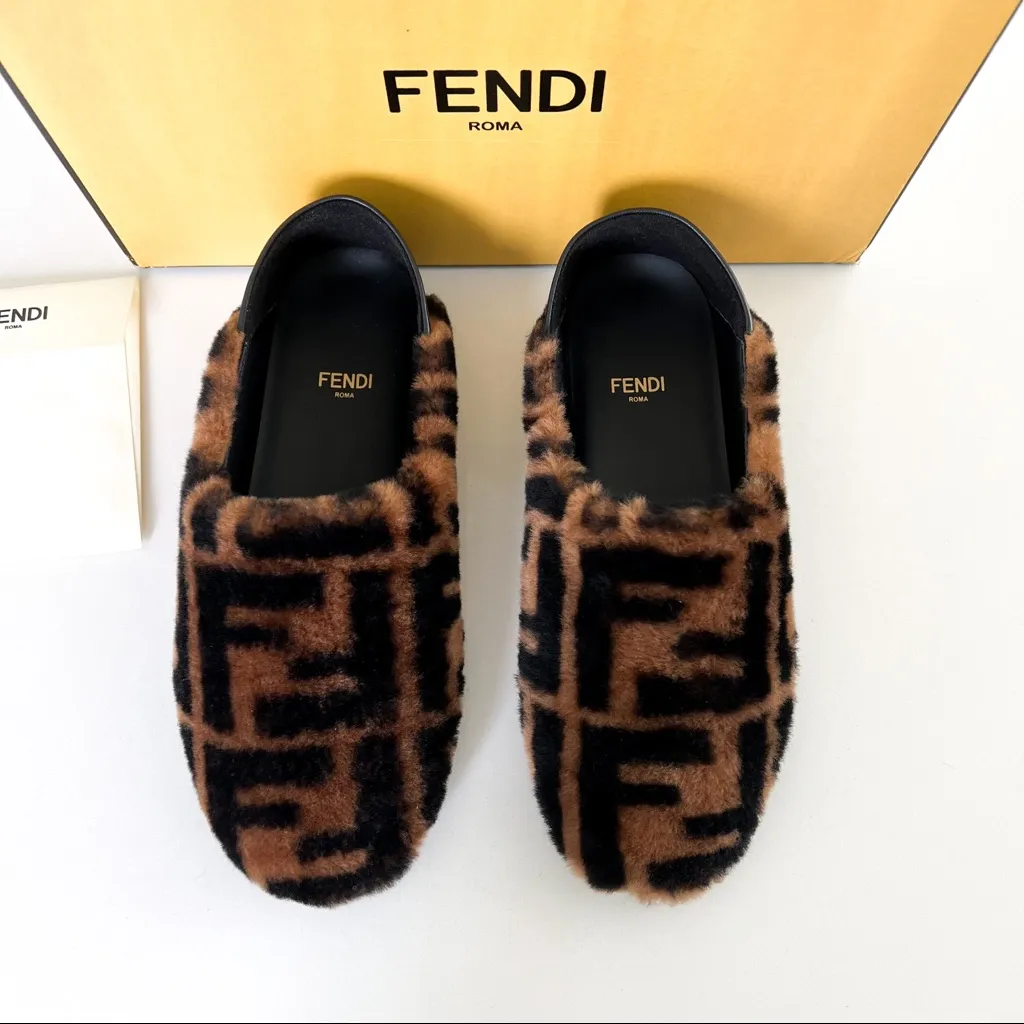 NWT Fendi FF Shearling Fur Slippers Shoes in Brown - Image 5