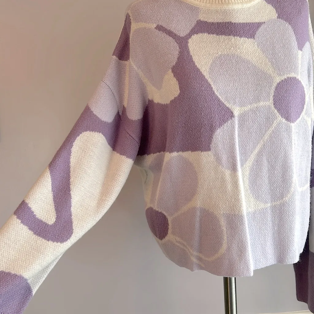 H&M Dividend purple floral jacquard mock neck cropped long sleeve sweater size M - Image 5
