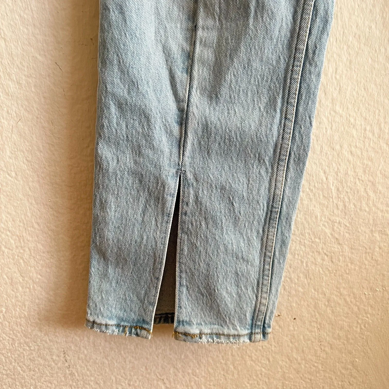 ABERCROMBIE & FITCH The 90s Straight Ultra High Rise Split Hem Jeans Womens 2/26 - Image 6