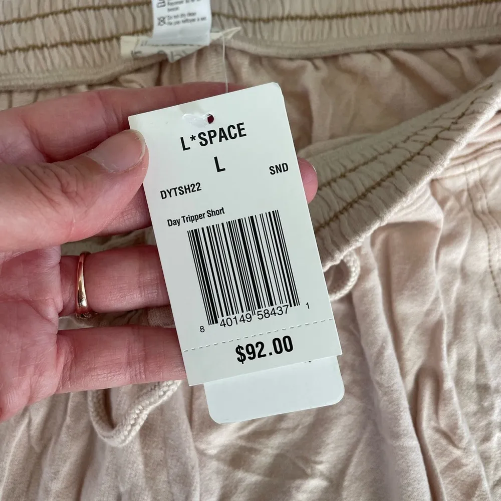 NWT L*Space Linen Blend Day Tripper Shorts in Sand Sz L - Image 4