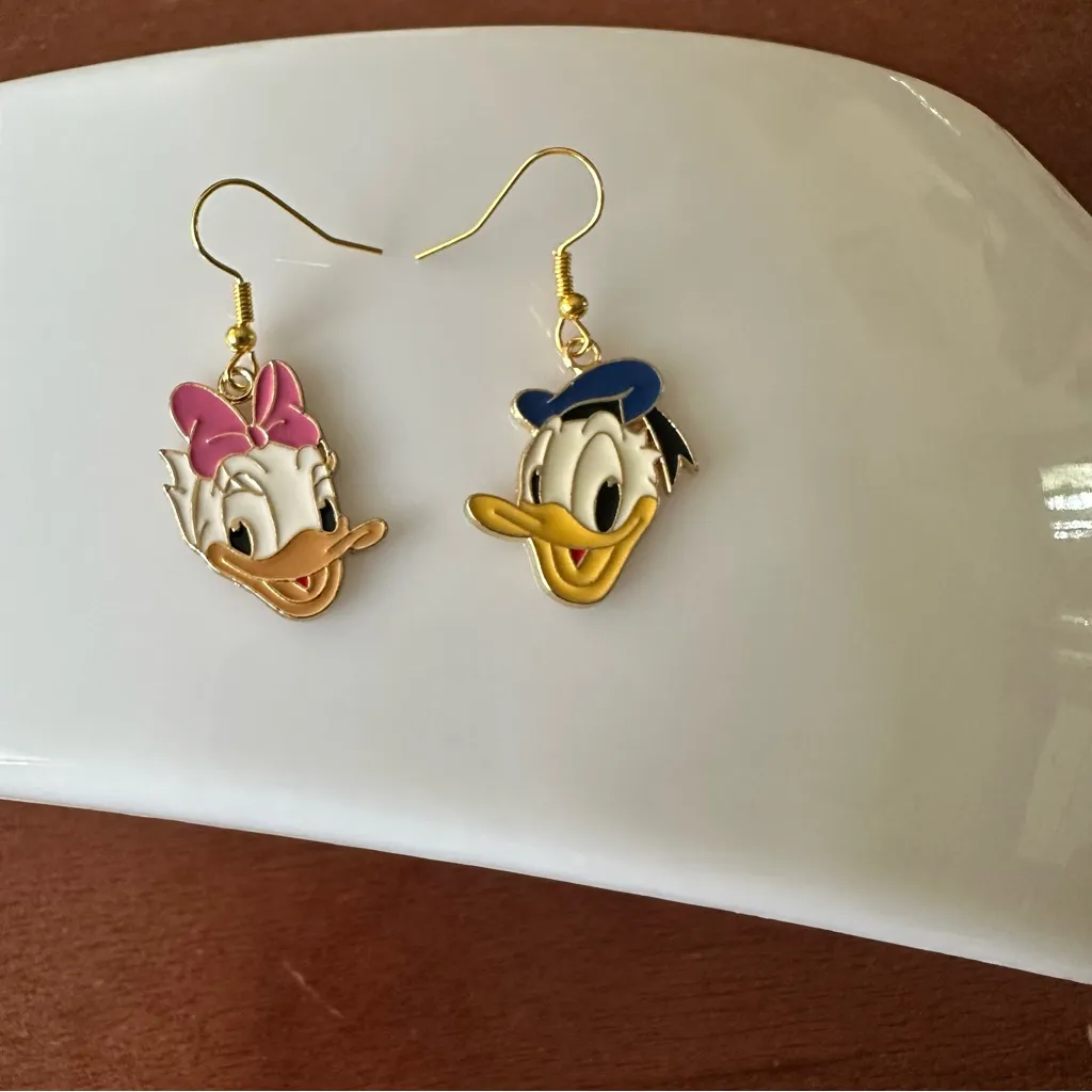 Donald and Daisy Duck Earrings Pink - Image 2