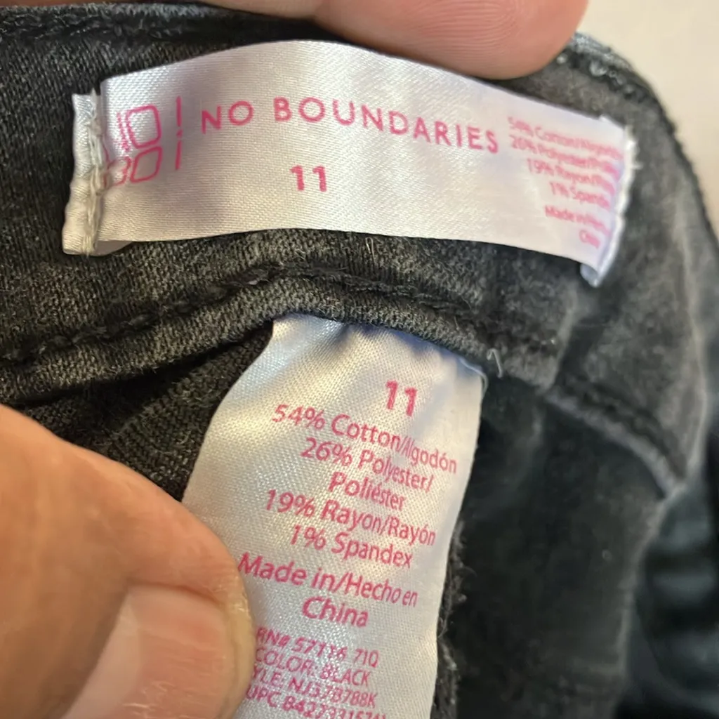 No Boundaries Dark Gray Women's Jeans 11 - Image 3