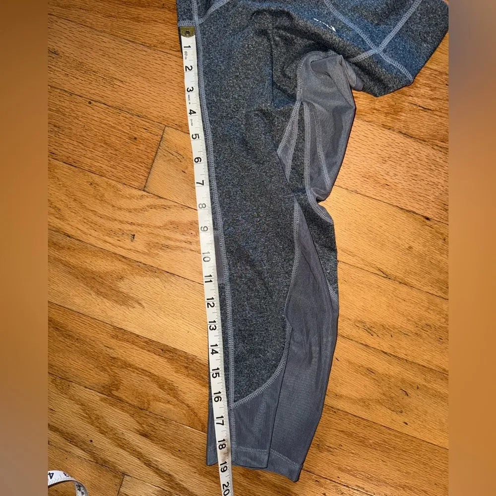 Gymshark Sleek Sculpture Cropped Legging Womens S Gray Dry Moisture Side Pockets - Image 6